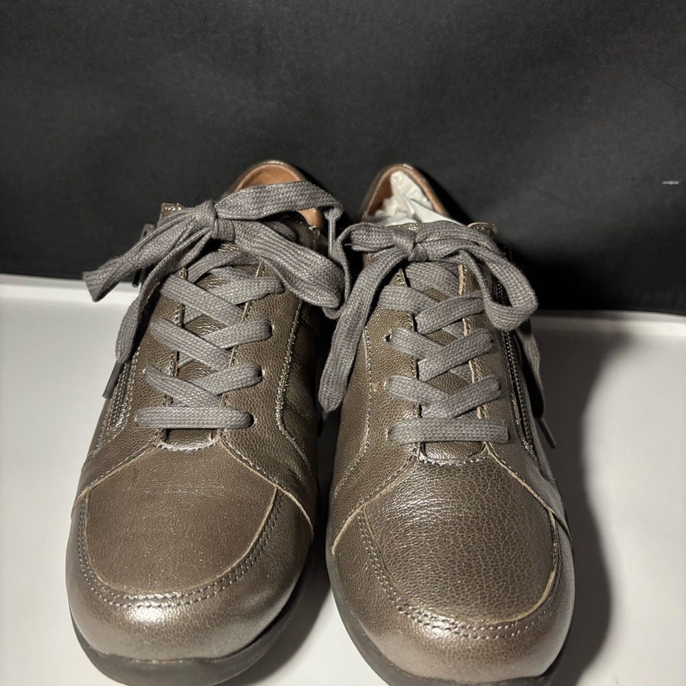 Vionic Gray Sneakers with Rubber Sole and Lace-Up Design